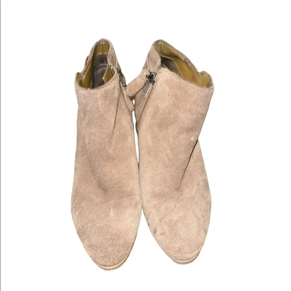 Guess Tan Light Brown Vera Womens Suede Ankle / Boots/Booties Size 7
